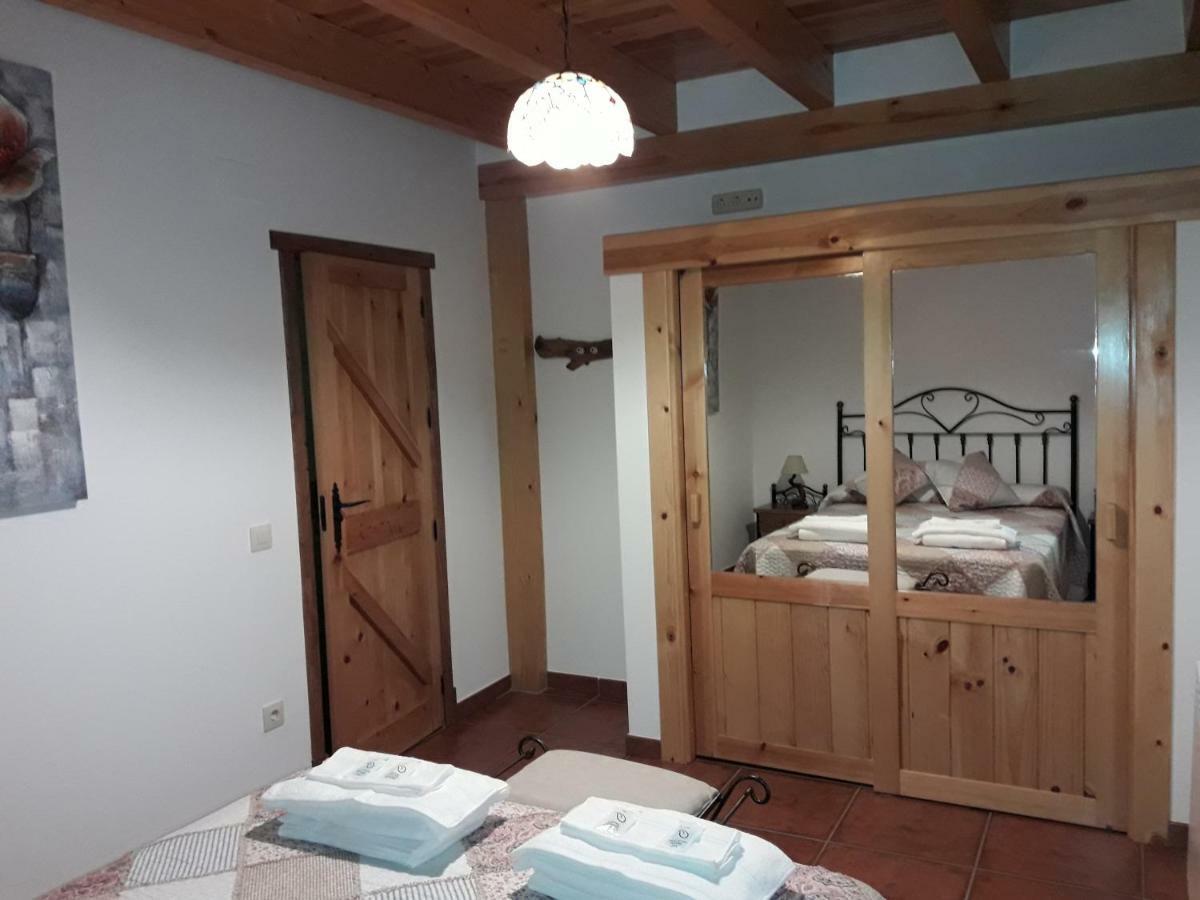 El Rondillo De Gredos Guest House Hoyos del Collado Екстериор снимка